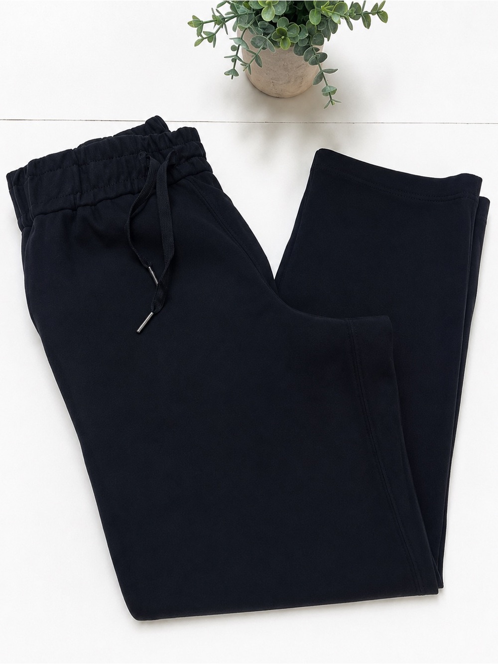 Lululemon On The Fly Crop Woven 23” Black Size 2